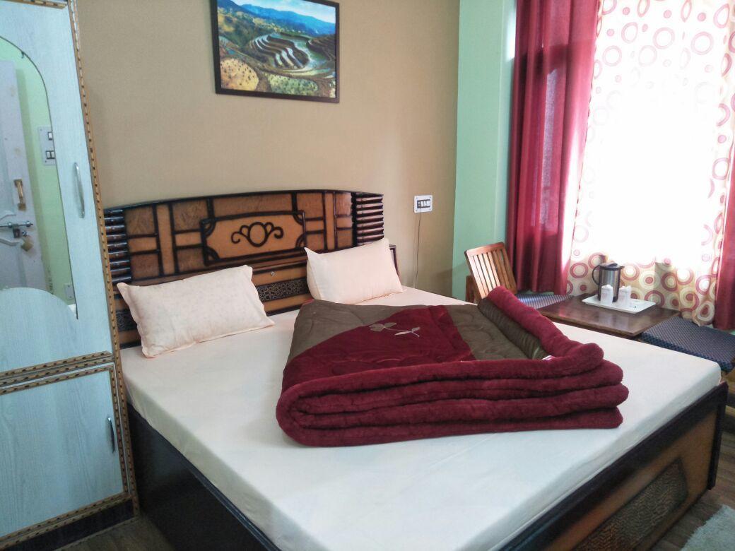 Hotel Mansarovar Banjār Kültér fotó