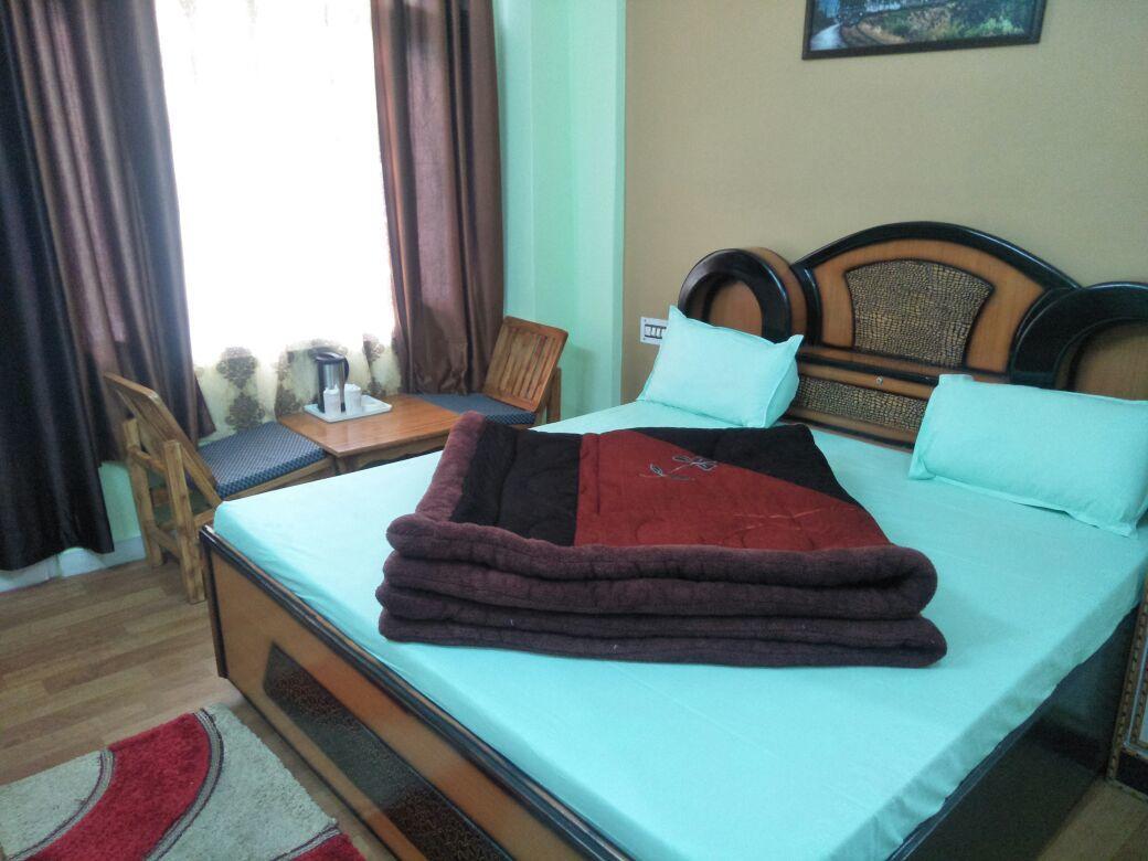 Hotel Mansarovar Banjār Kültér fotó