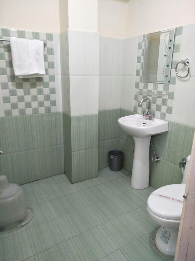 Hotel Mansarovar Banjār Kültér fotó