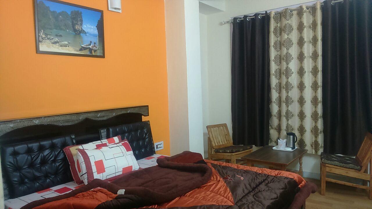 Hotel Mansarovar Banjār Kültér fotó