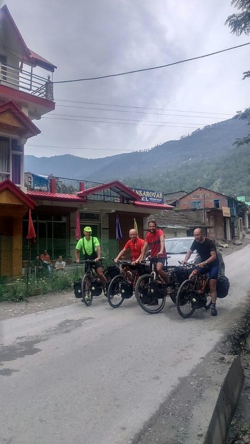 Hotel Mansarovar Banjār Kültér fotó