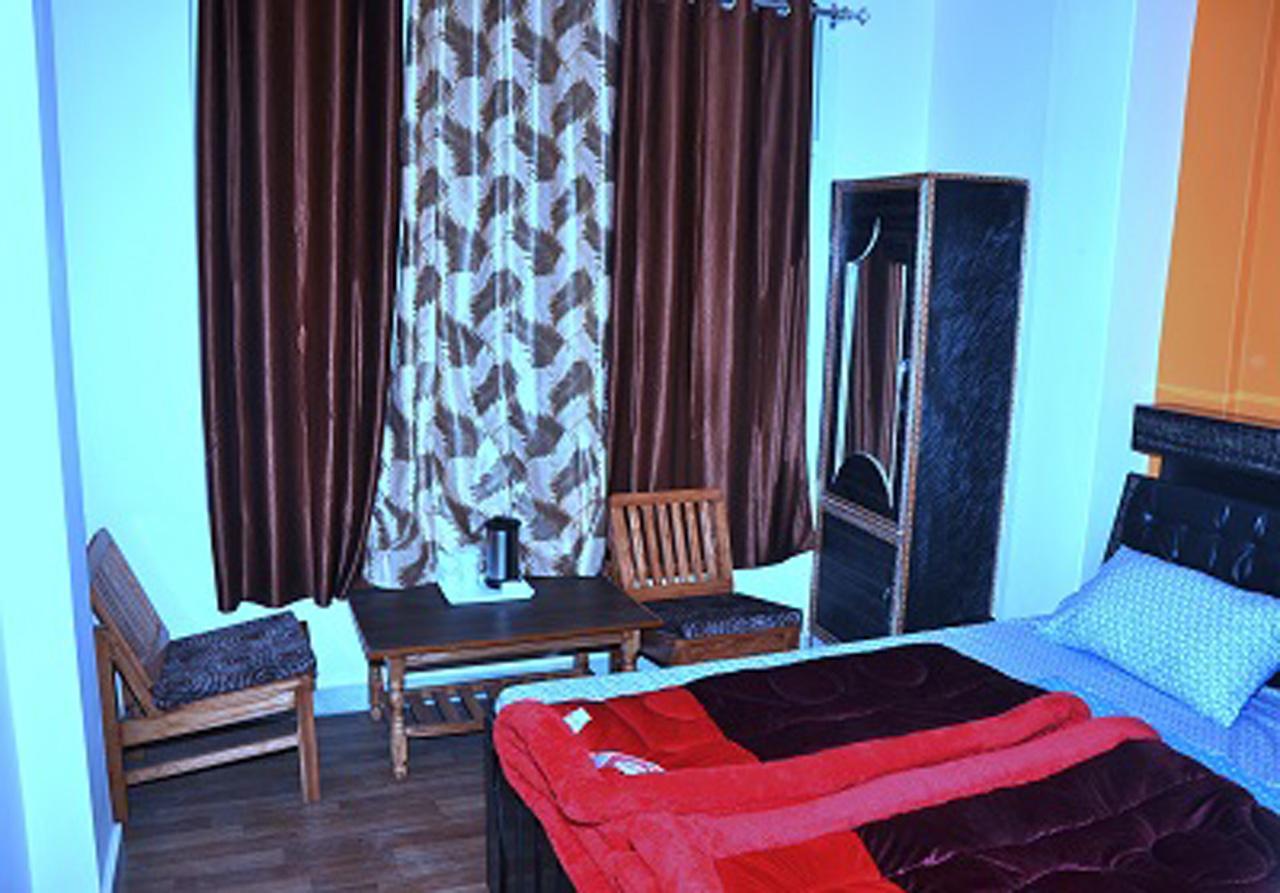 Hotel Mansarovar Banjār Kültér fotó